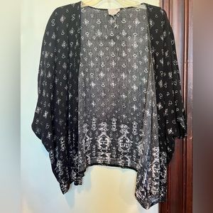 LA Hearts black and white pattern kimono / duster - one size